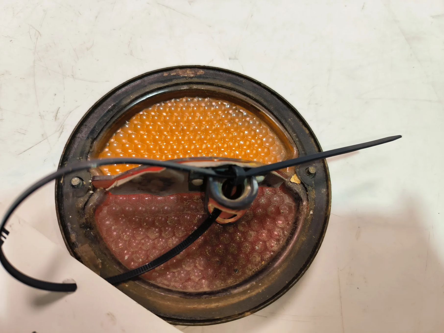 Lampa tylna lampy klosz Mercedes Unimog 404