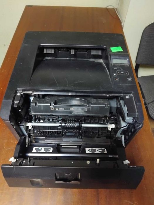 Принтер HP LaserJet Pro 400 M401dn