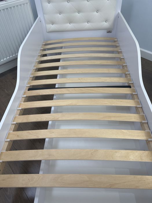 Sprzedam łóżko dla dziewczynki