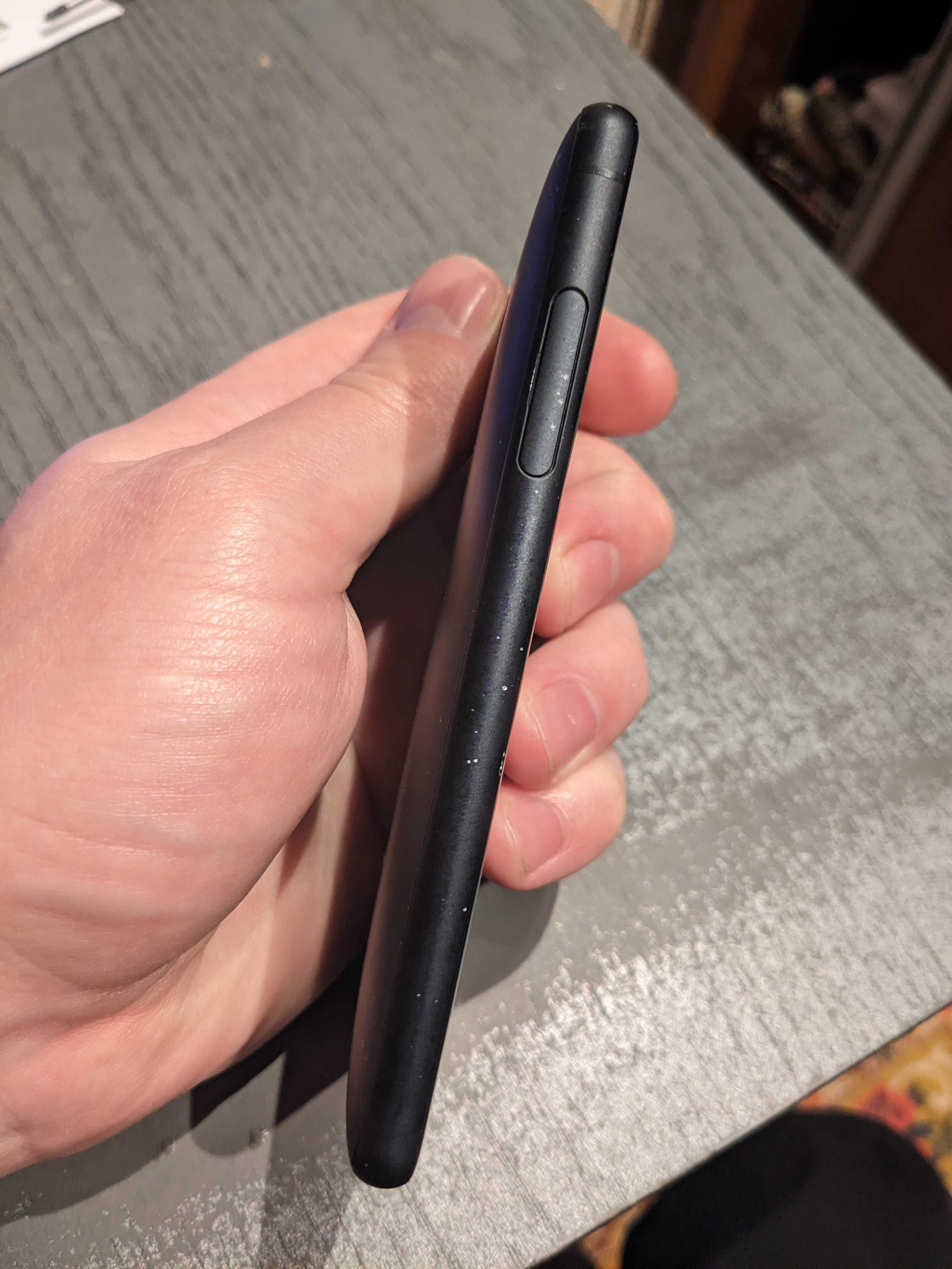 Смартфон Sony Xperia XZ2 compact H8324, 4/64,европеец,отлич состояние