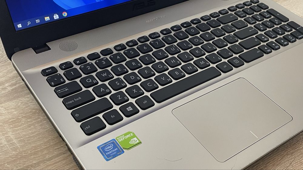 Ноутбук Asus VivoBook X541N / 4 ядра / Nvidia GeForce 810M 2 GB / SSD