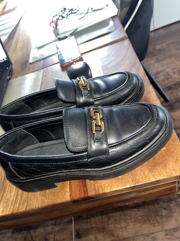 Reserved skórzane loafersy buty 39  nowe