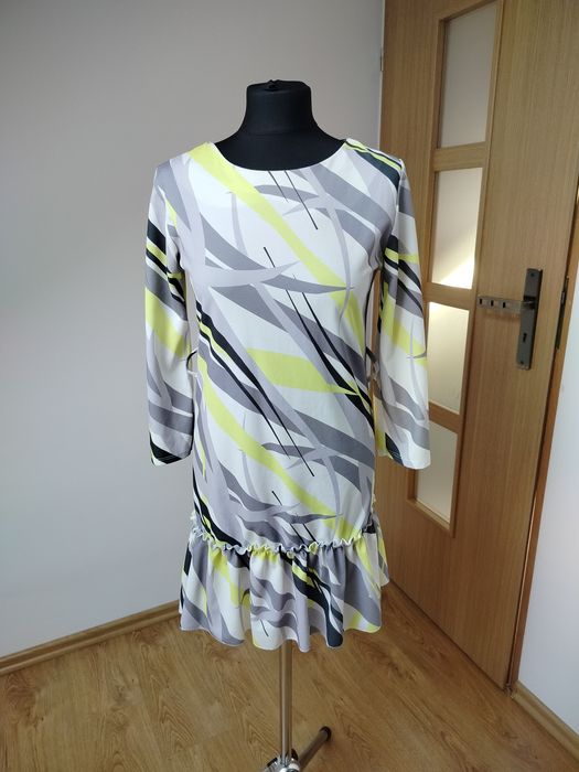 Elegancka ciekawa sukienka rozmiar 36/38 falbanka karnawał hit sezonu