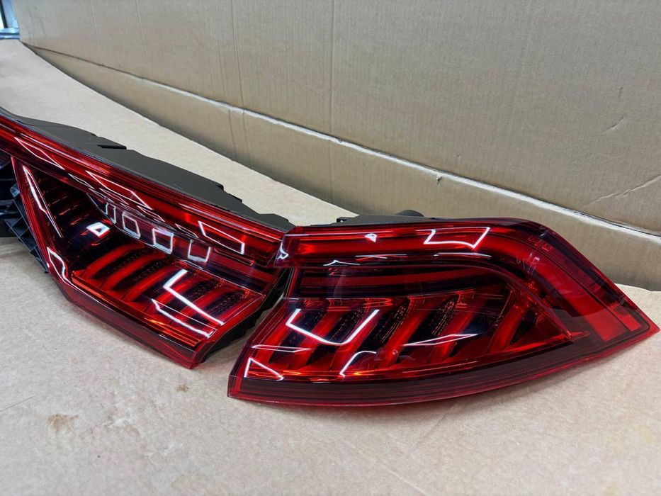 Задние фары AUDI Q8