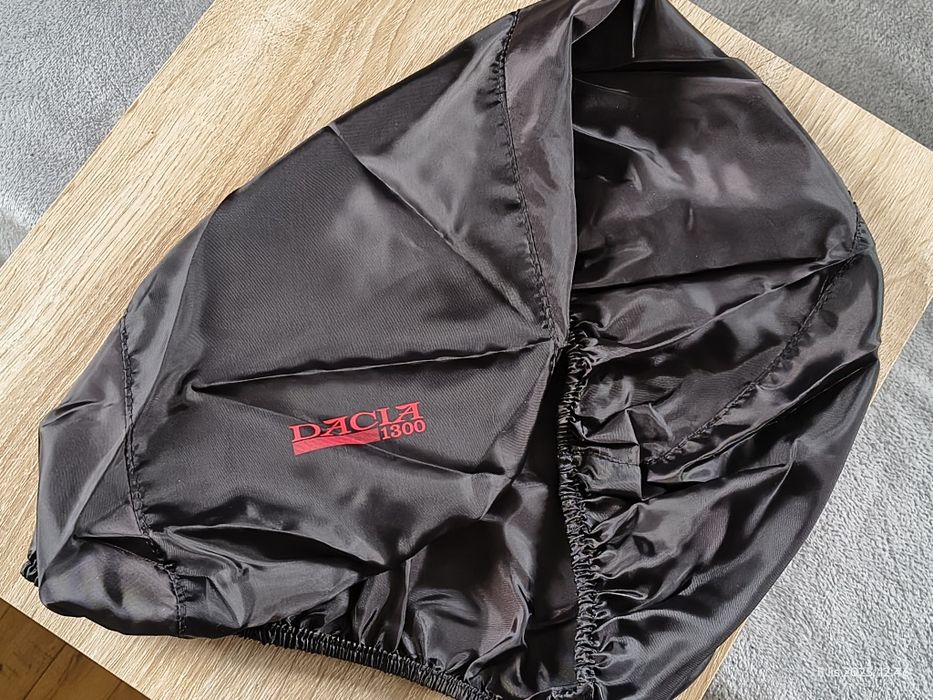 Pokrowiec na model Dacia 1300 1:8 Eaglemoss czarny, nowy, dodatek