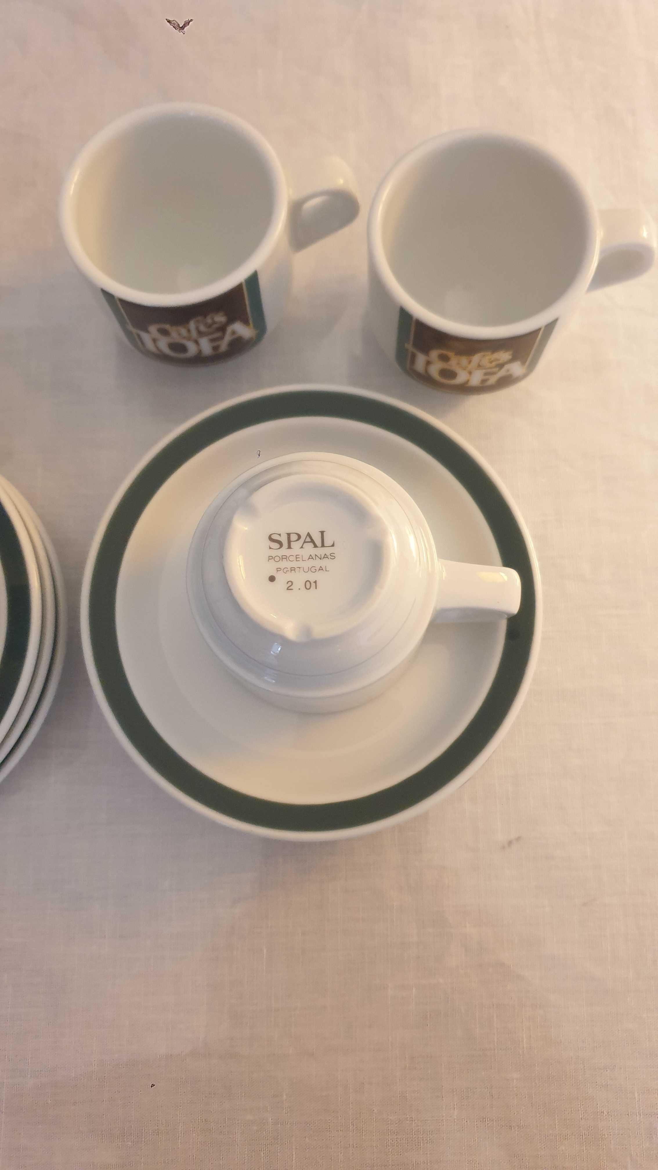 Chávenas e pires de café