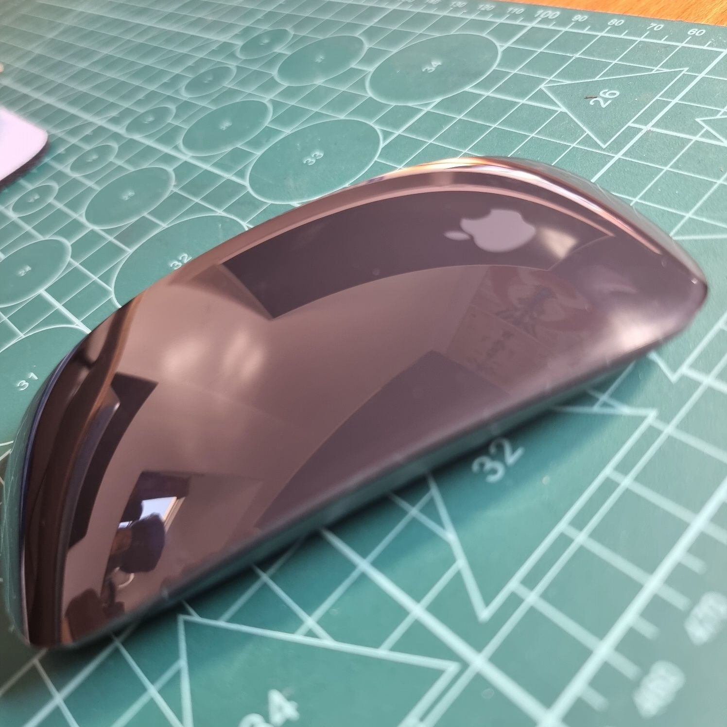 Magic Mouse - rato superfície Multi-Touch preto