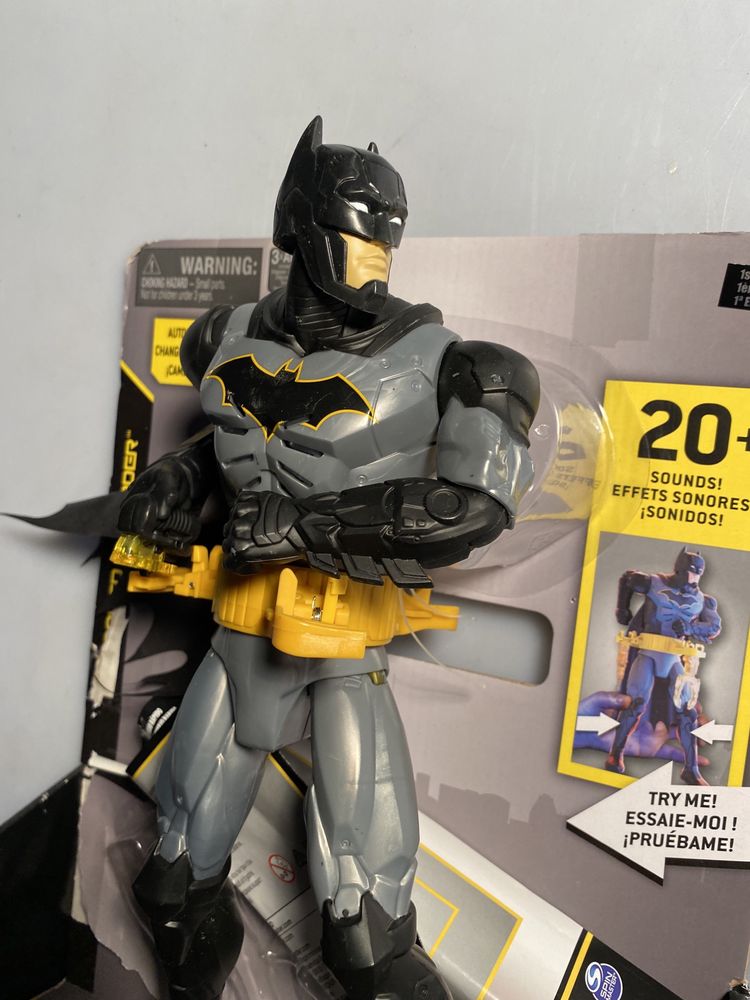 Batman figurka, wydaje dźwięki