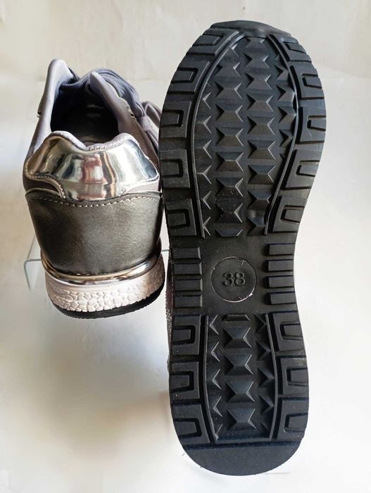 Кроссовки (кеды) белые, серые