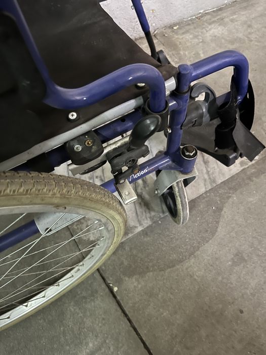 Cadeira de rodas invacare, em otimo estado