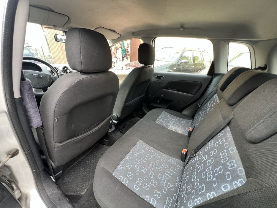 Ford Fiesta 1.3 2005r tylko 164 tys km, klima, hak!