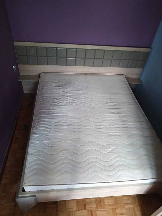 Łóżko sypialniane