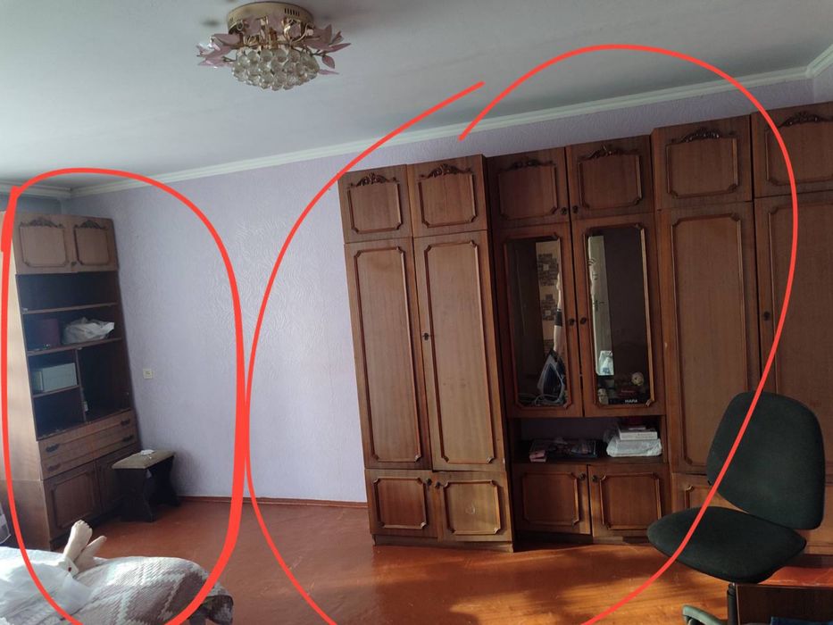 Меблі стінка шкаф тумбочка все що обвели