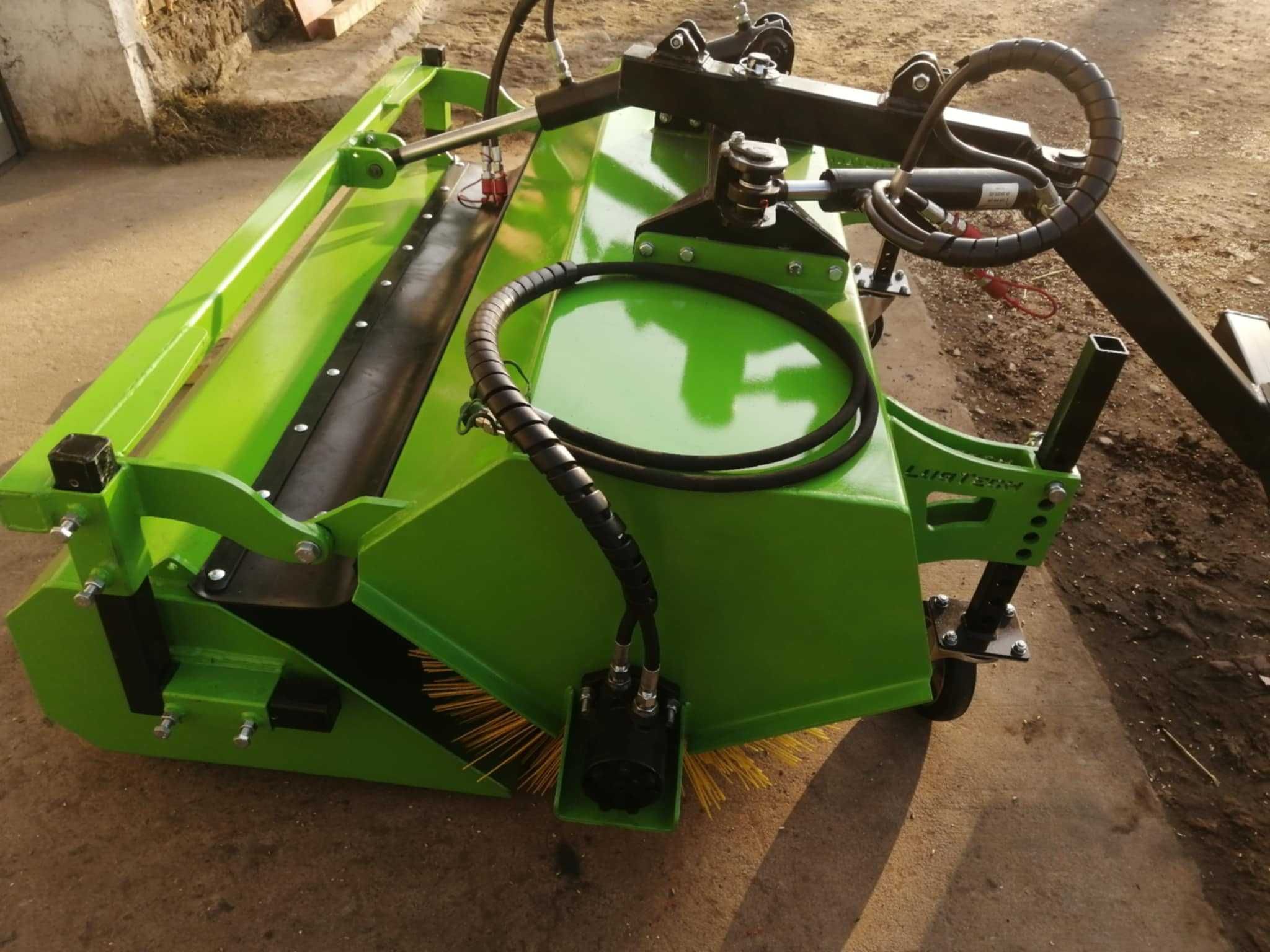 Zamiatarka montowana do AVANT MULTIONE optimas hydromak z koszem