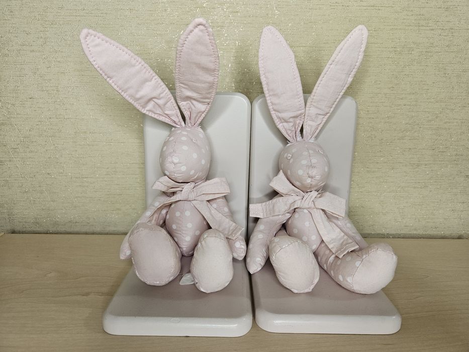 Дерев’яні стопери для книг у формі зайчиків