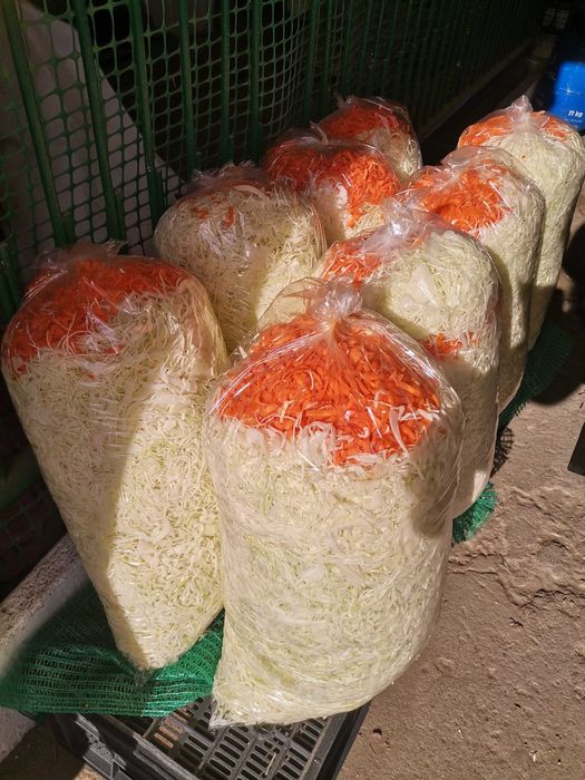 Kapusta szatkowana z marchewką