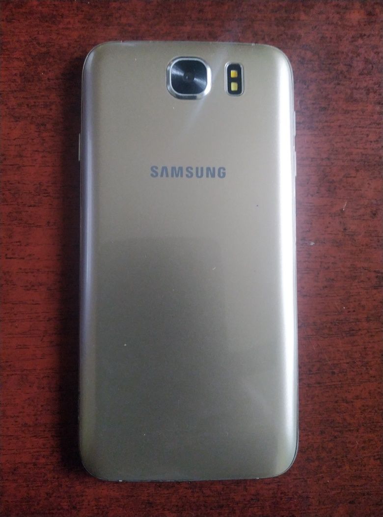 Смартфон Samsung S7