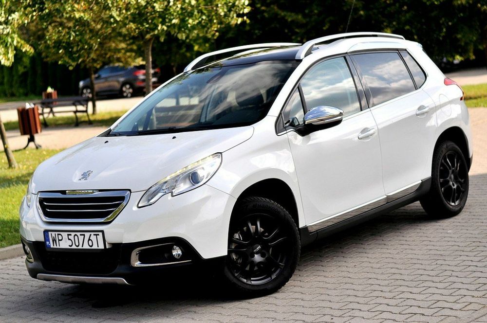 Peugeot 2008 1,6 Benzyna 120Km Panorama Ledy Alcantara Navi Grip Control Full Opcja