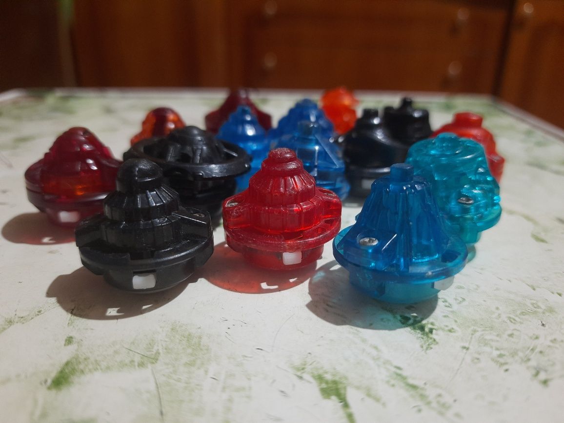 Beyblade волчки б/у