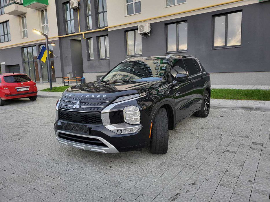Mitsubishi Outlander PHEV 2023