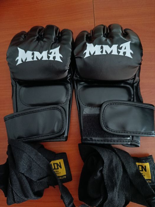 Luvas MMA e ligaduras combate