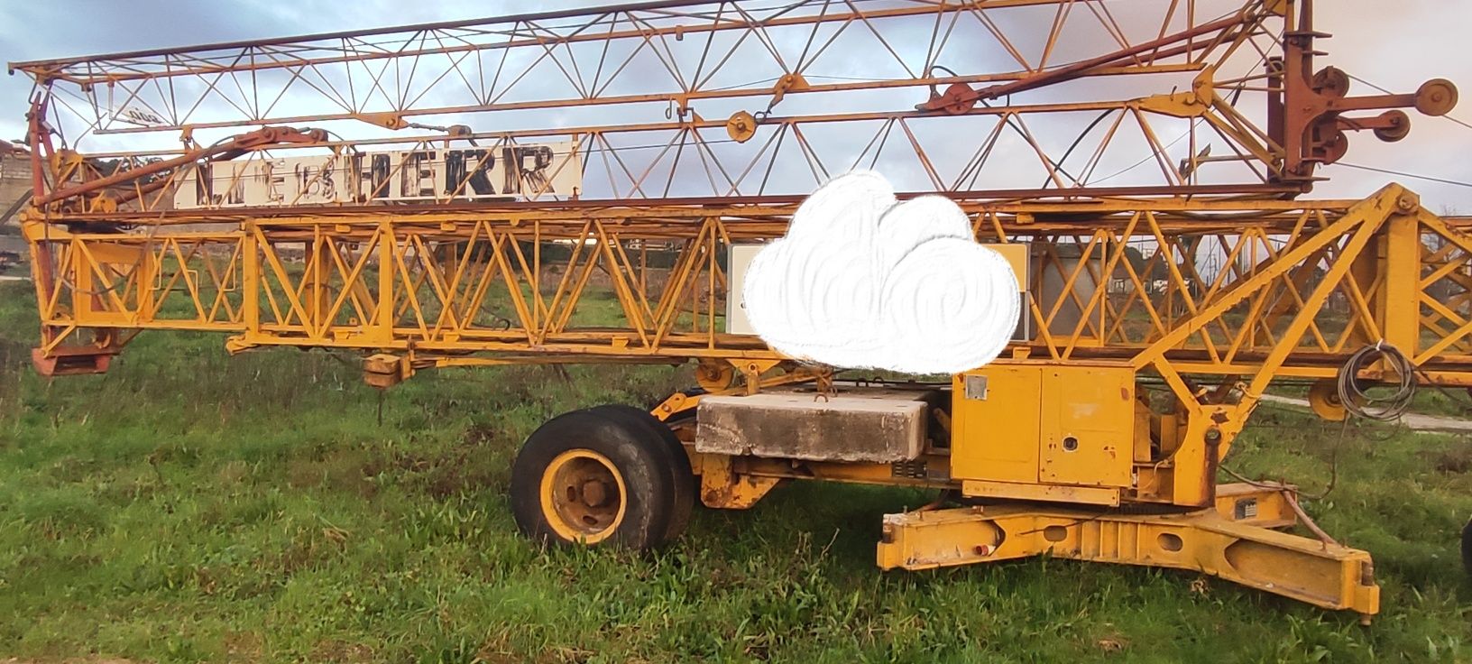 Grua liebherr 23 m de lança