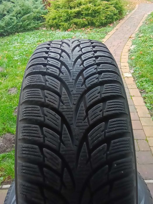 Felgi 5x114,3 z oponami zimowymi Nokian 195/65R15 stan bdb 4szt