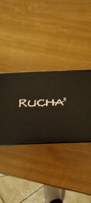 Prostownica RUCHA z wyświetlaczem. Nowa. Oryginalne opakowanie.