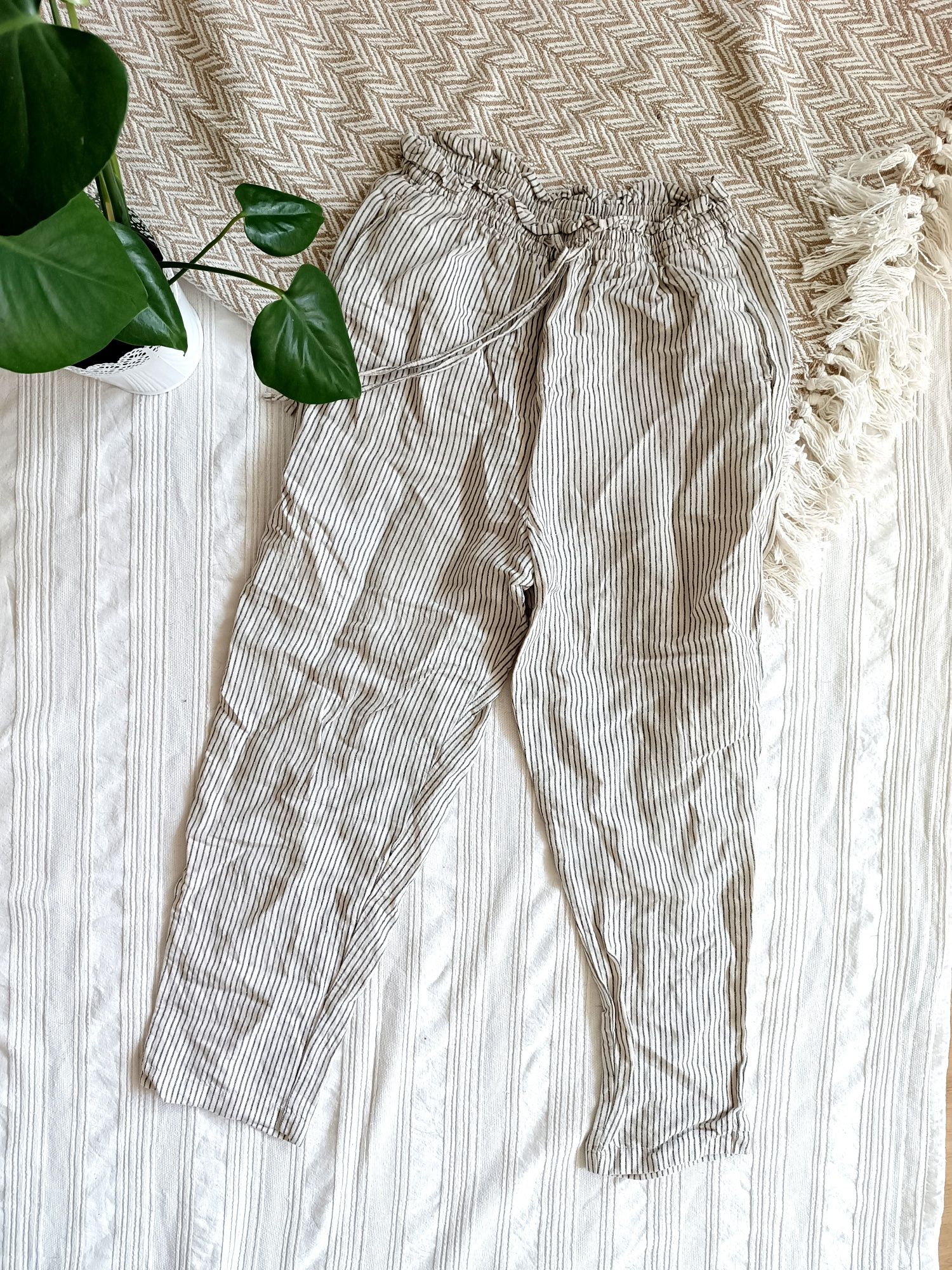 Luźne spodnie kappahl rozmiar xs 34 białe w paski Wide legs Relaxed