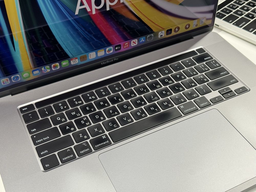 MacBook Pro 16’’ 2019 і9 16GB|1TB+4GB ГАРАНТІЯ Київ“ Олімпійський”