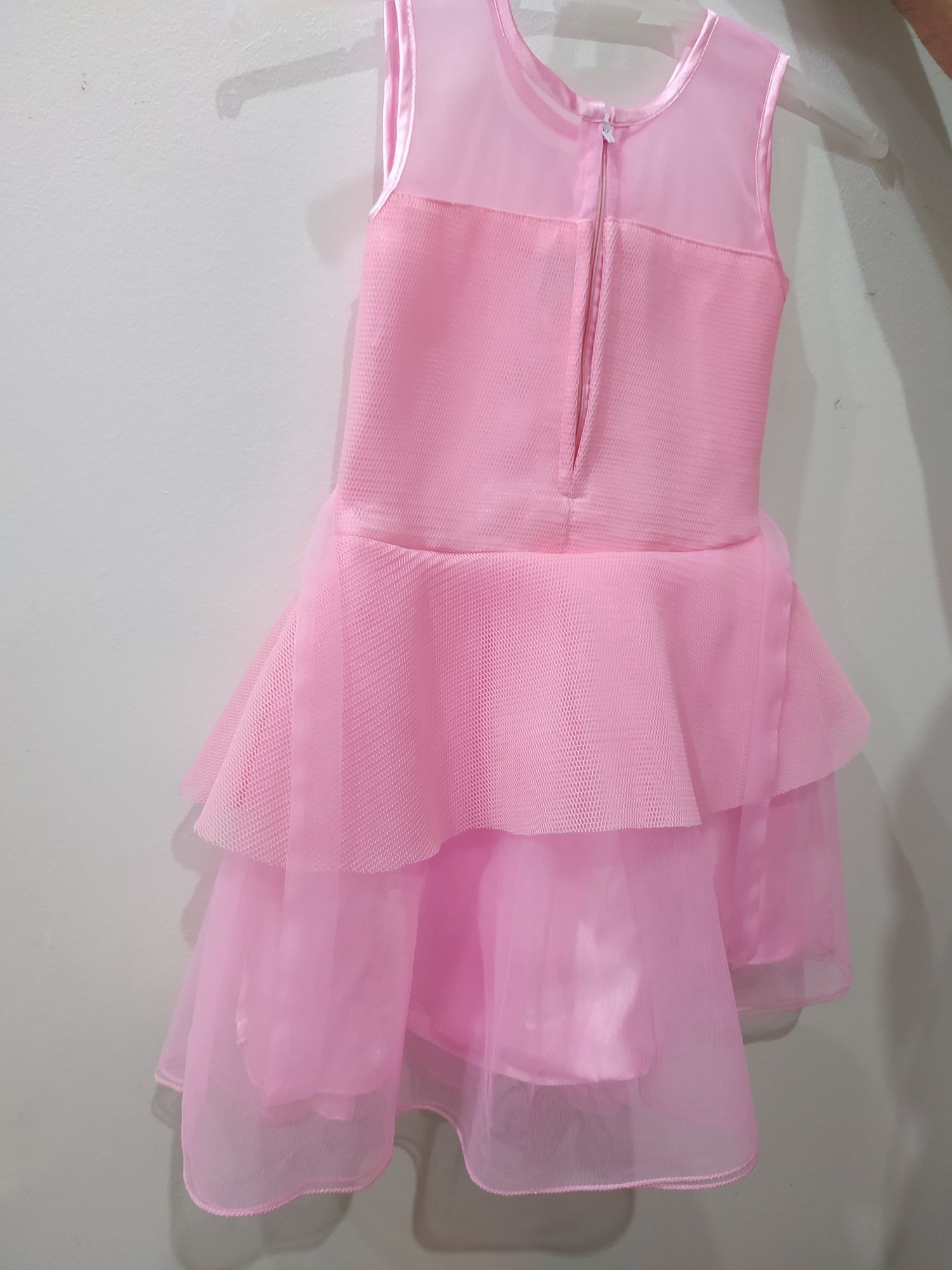 Sukienka różowa tiulowa 122