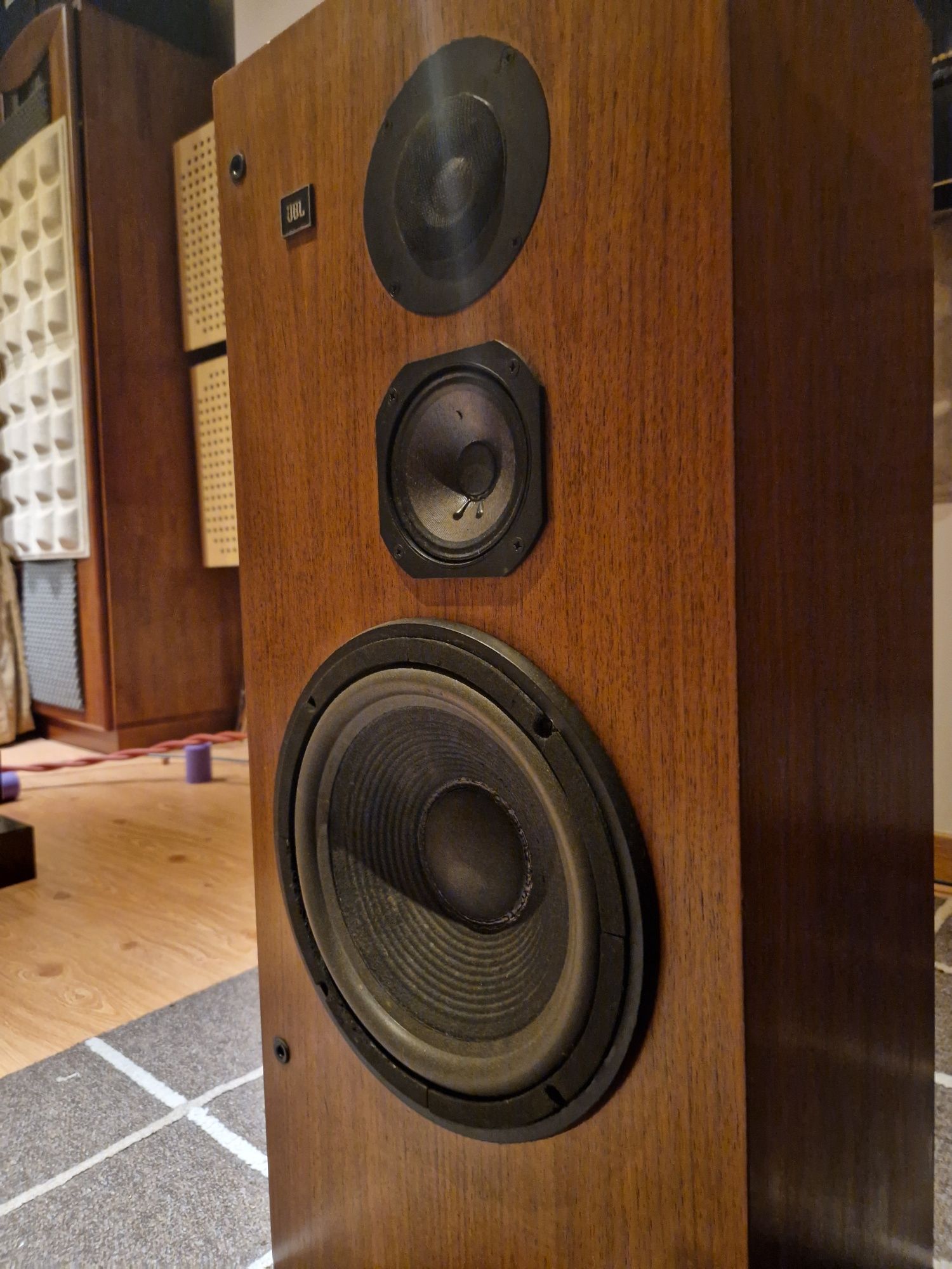 Colunas JBL L80T