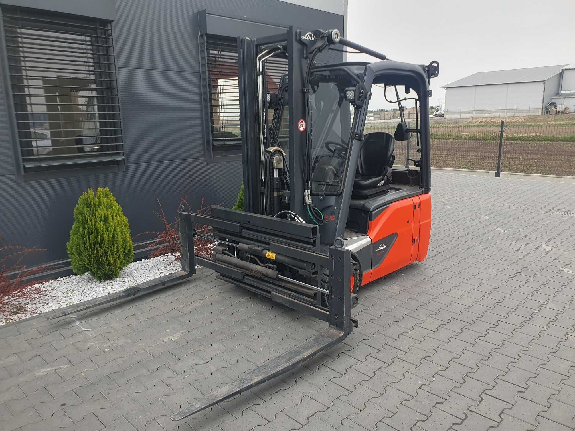 Wózek LINDE E16 2017r Triplex Pozycjoner Półkabina E18 E14 E20 widłowy