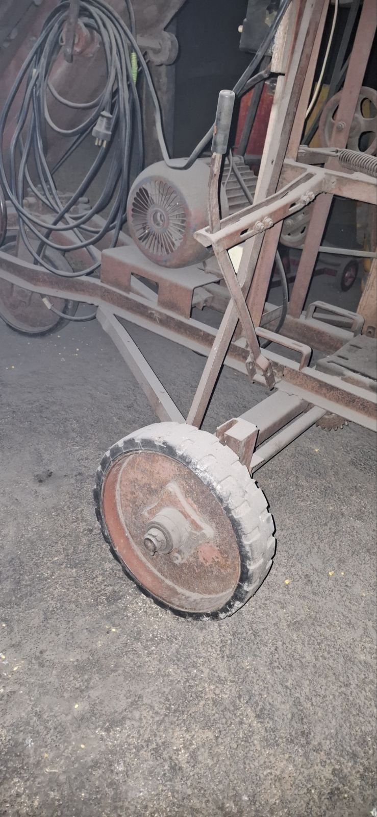 продам погрузчик ЗМ-60