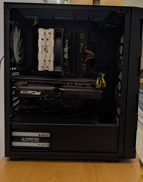 Ігровий ПК ryzen 5600 + rx5700 з монітором