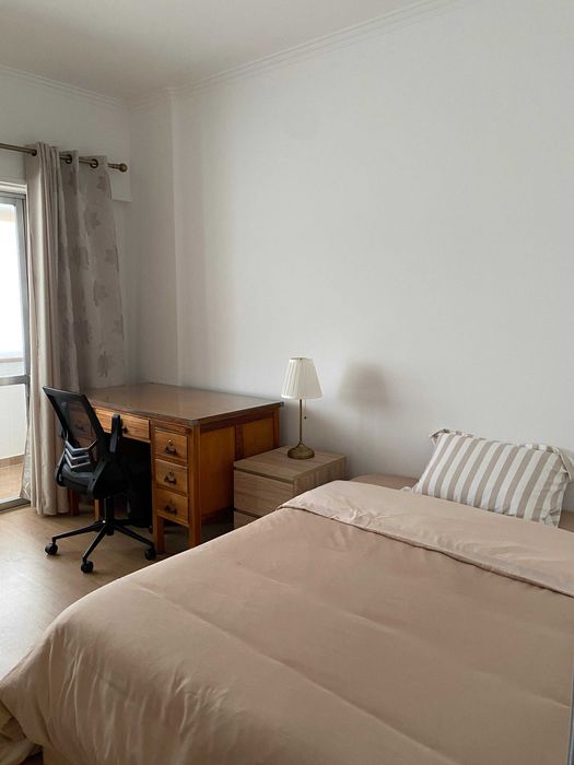 Arrendamento de quarto na Avenida 11 de Setembro de 1979, 10