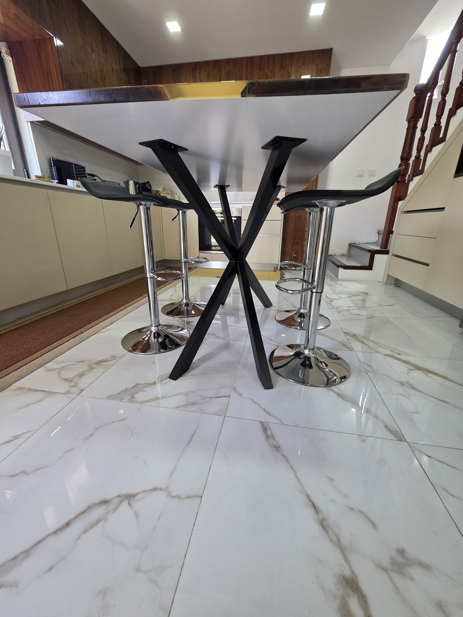 Mesa em resina Époxi