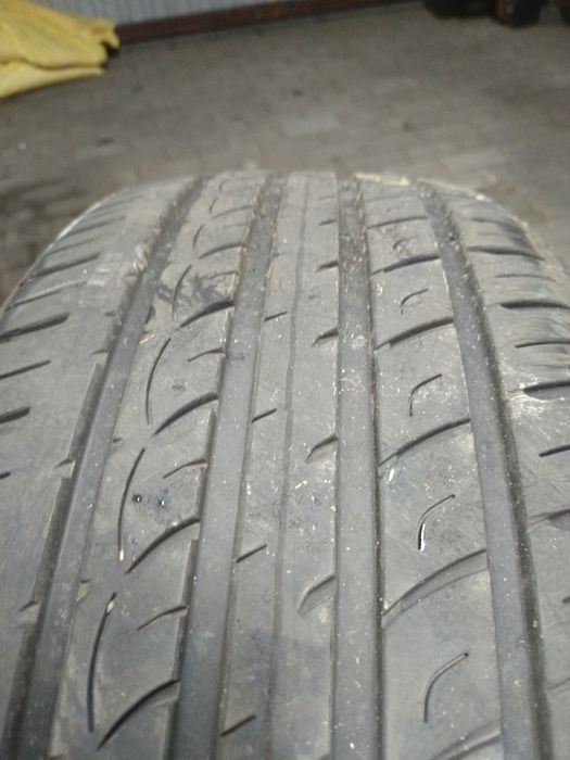 Sprzedam 2 opony R20 255/45