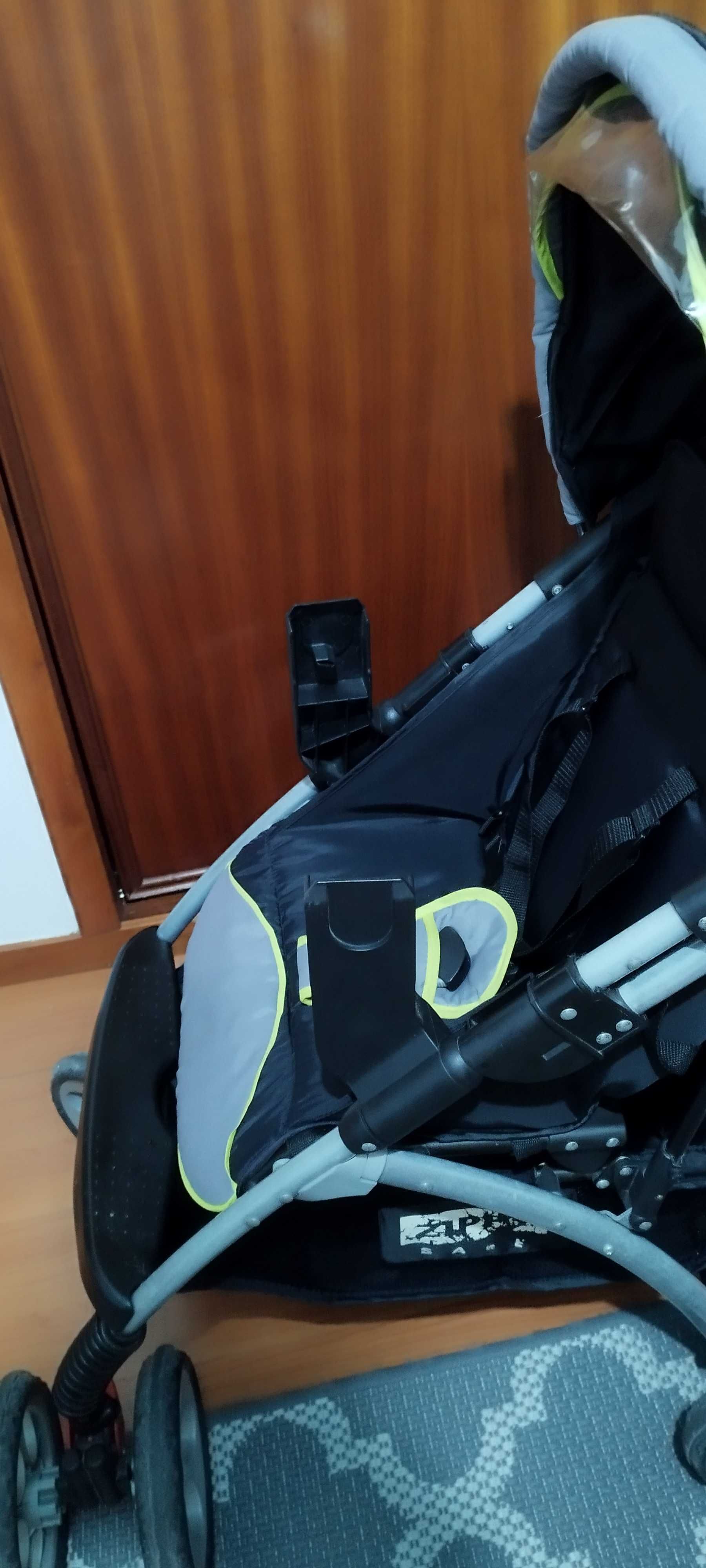 Carrinho Zippy com ovo, muito bom estado .