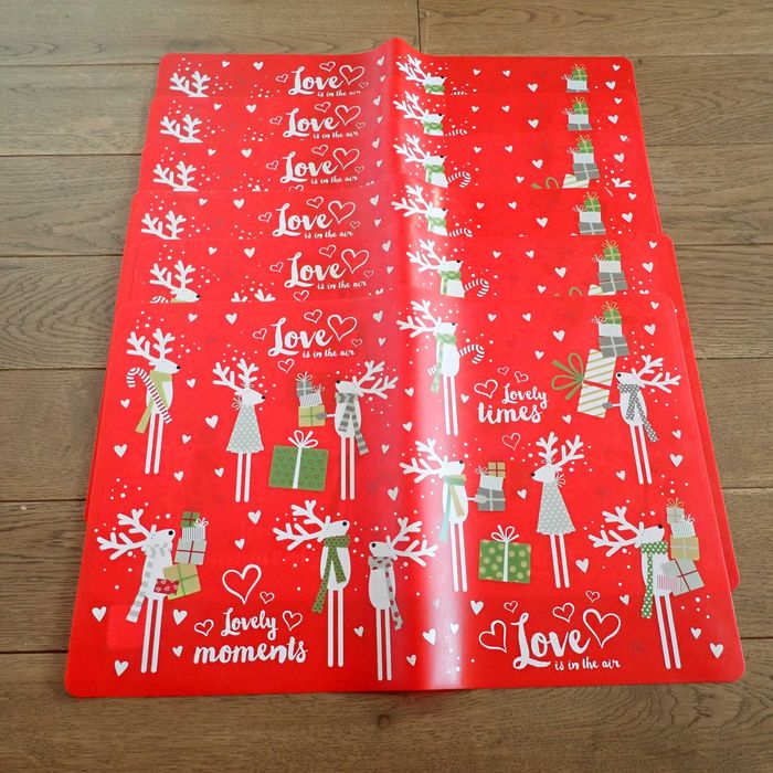 Sześć podkładek z Reniferami na Boże Narodzenie