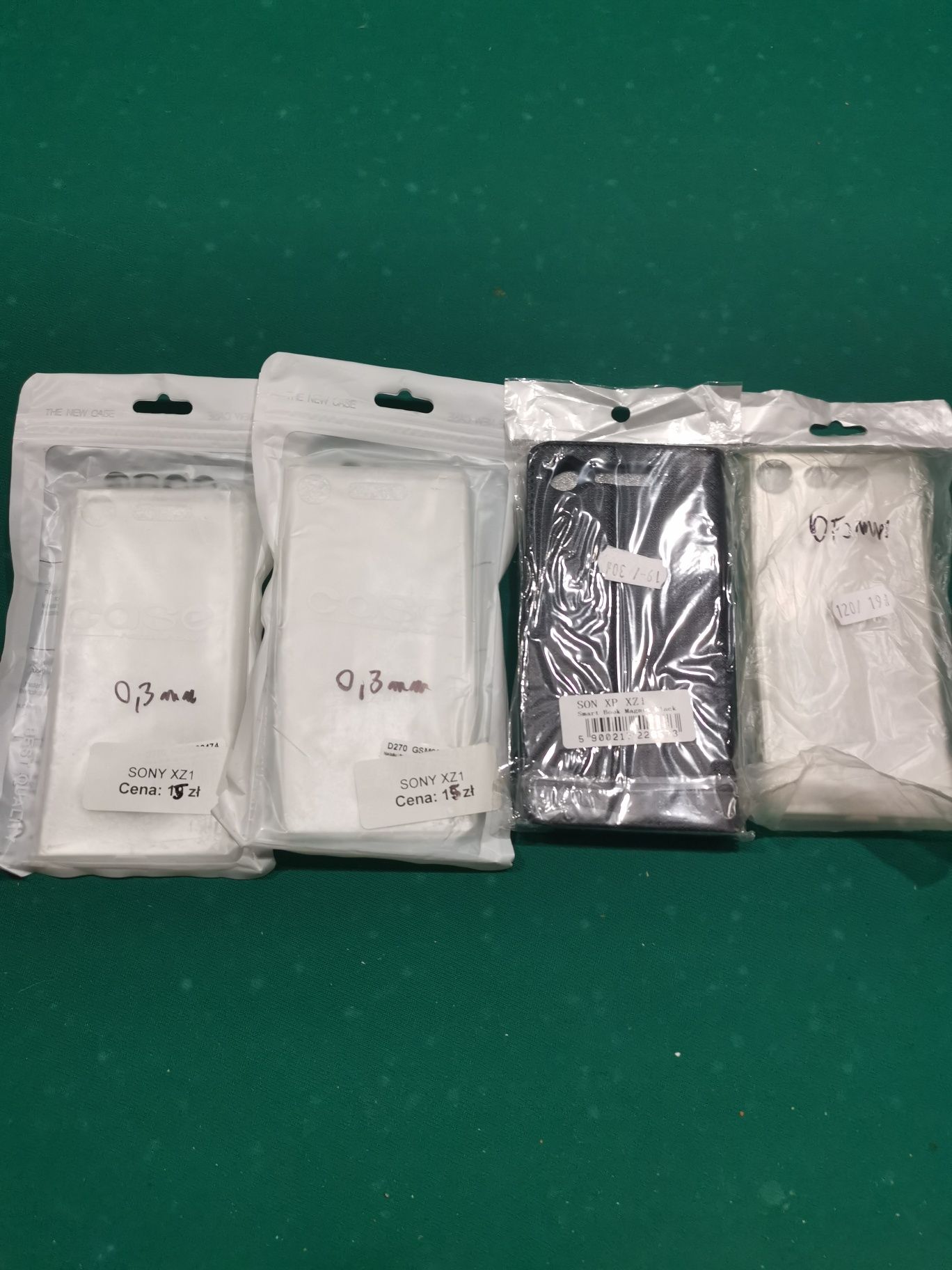 Komplet 4 sztuk etui plecki case futerał pokrowiec do Sony Xperia XZ1