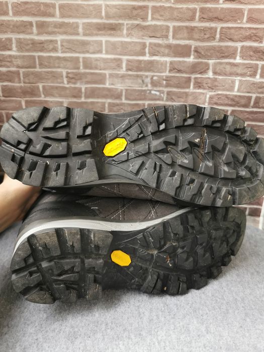 Ботінки 41 розмір, Meindl, з мембраною Gore-tex.