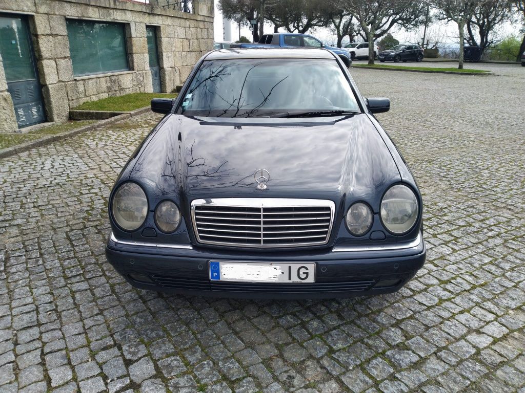 Mercedes Benz e250