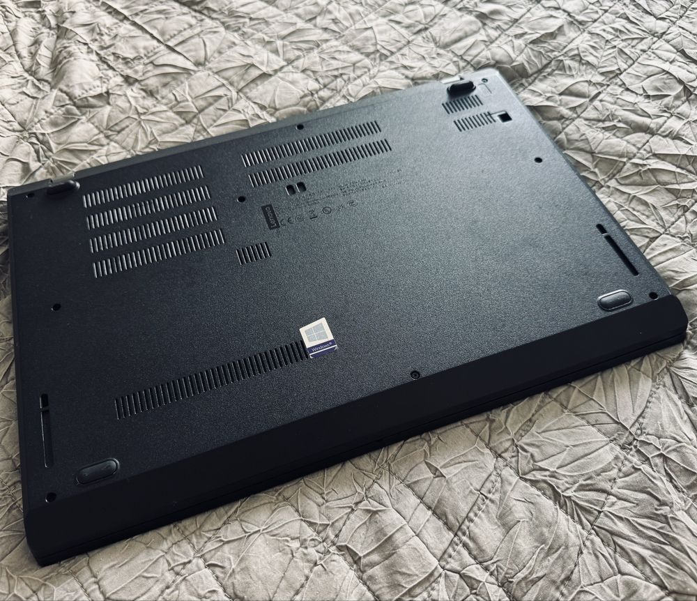 Lenovo ThinkPad L590 з подарунком
