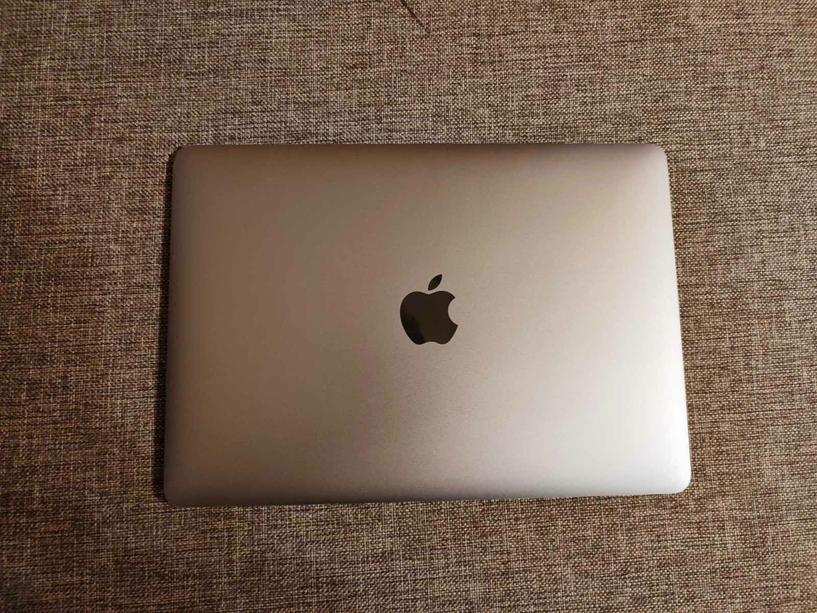 MacBook  Apple A 1534 Rated