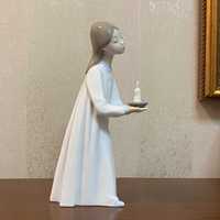 Фарфоровая статуэтка Lladro «Девочка со свечой».