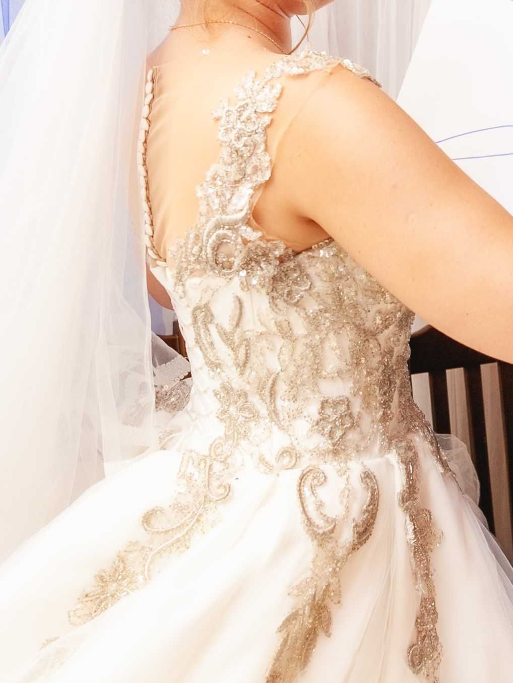 Весільна сукня. Свадебное платье. Розмір 44-48