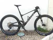 Scott Spark team upgrade 
Rodas carbono roval Control 
Suspensão