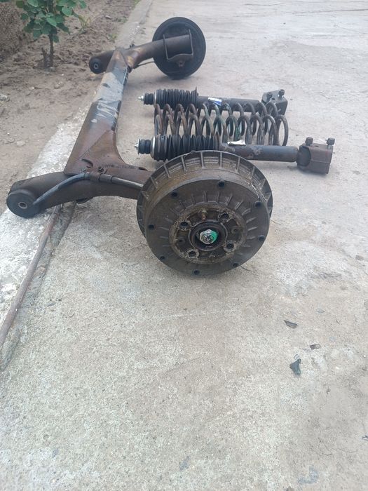 Задня балка в зборі