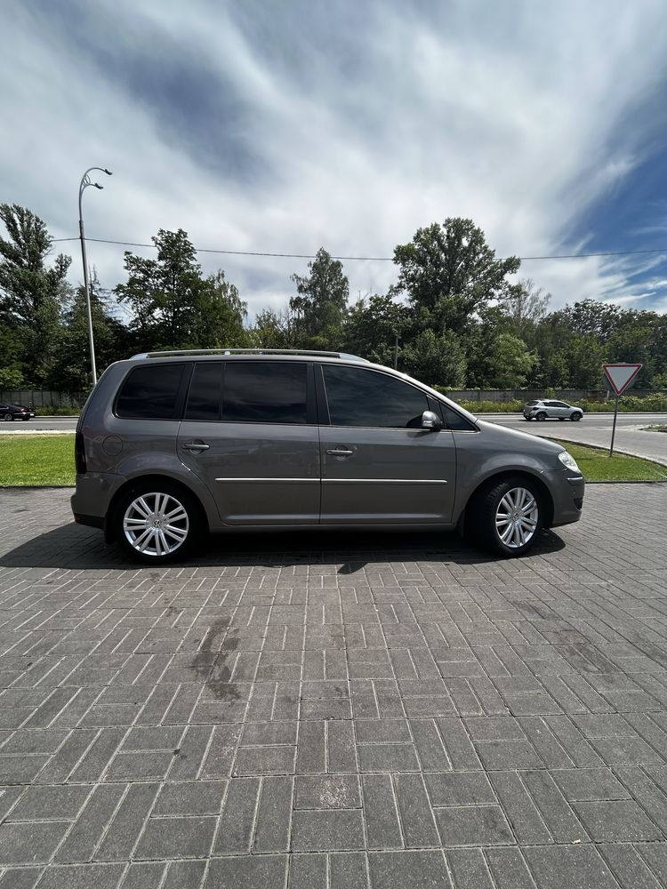 Volkswagen Touran 2007 года